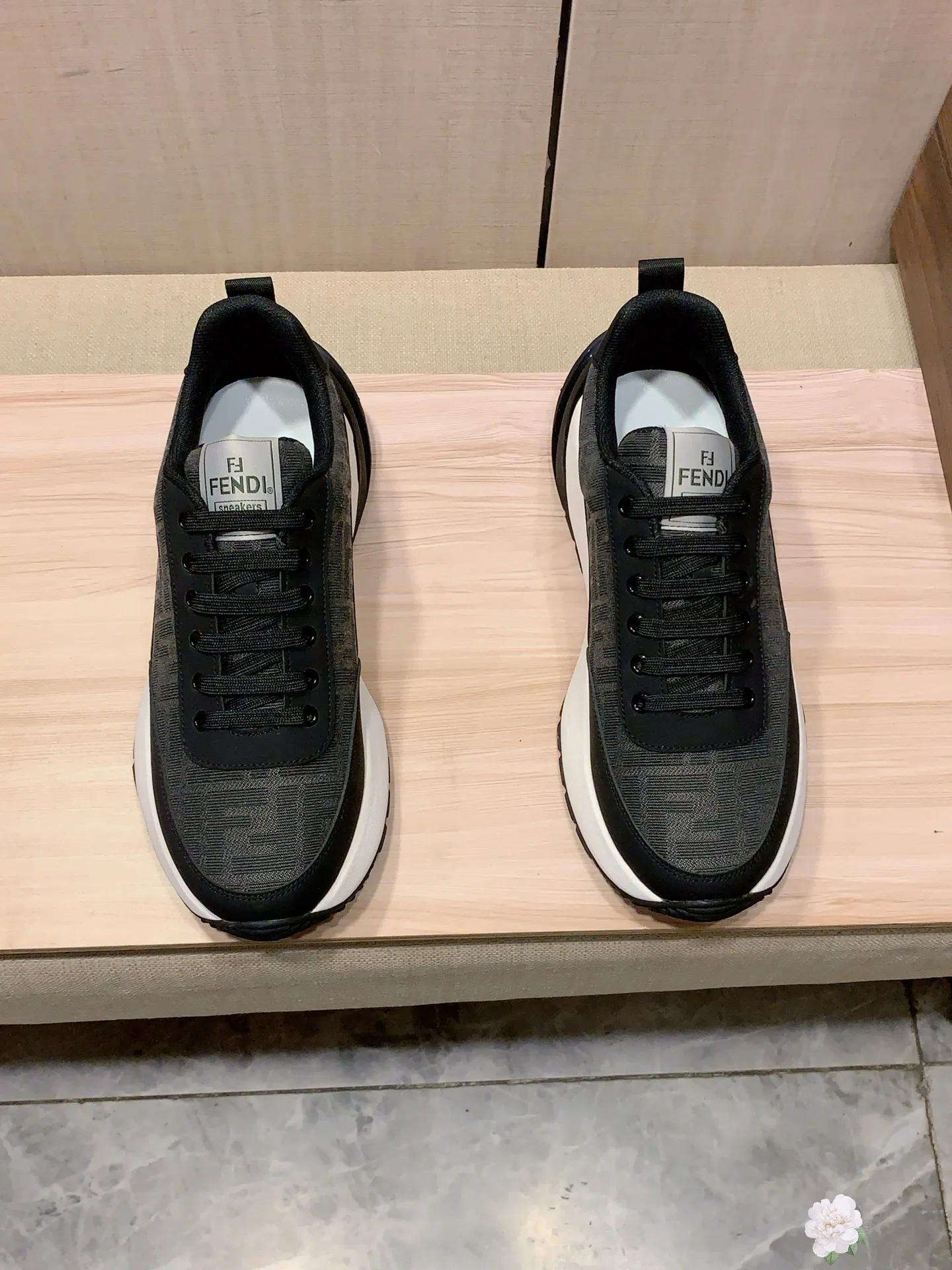 Men's men's shoes💰460💰💰🎩🎩[Lightning][Lightning] "FENDI*" The latest and most popular casual shoes, top brand [Seduce] luxury~purchase, top~quality. [Strong] The upper is made of imported breathable cowhide with material ➕ breathable sheepskin feet (•) and fine workmanship. The original stylish and stylish soft rubber wear-resistant and non-slip outsole is light and comfortable on the feet. The real thing looks better when photographed. 305: code: 38-44, 2️⃣ colors selected